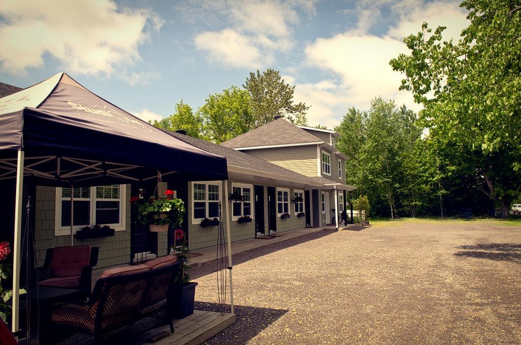 Studiotel Bromont Luaran gambar