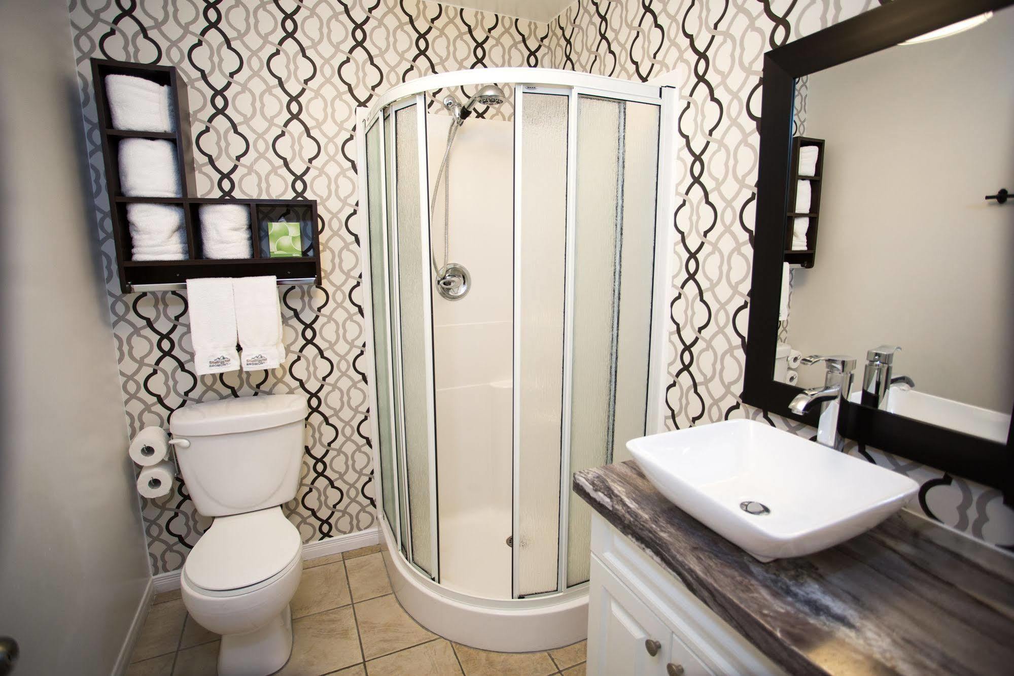 Studiotel Bromont Luaran gambar