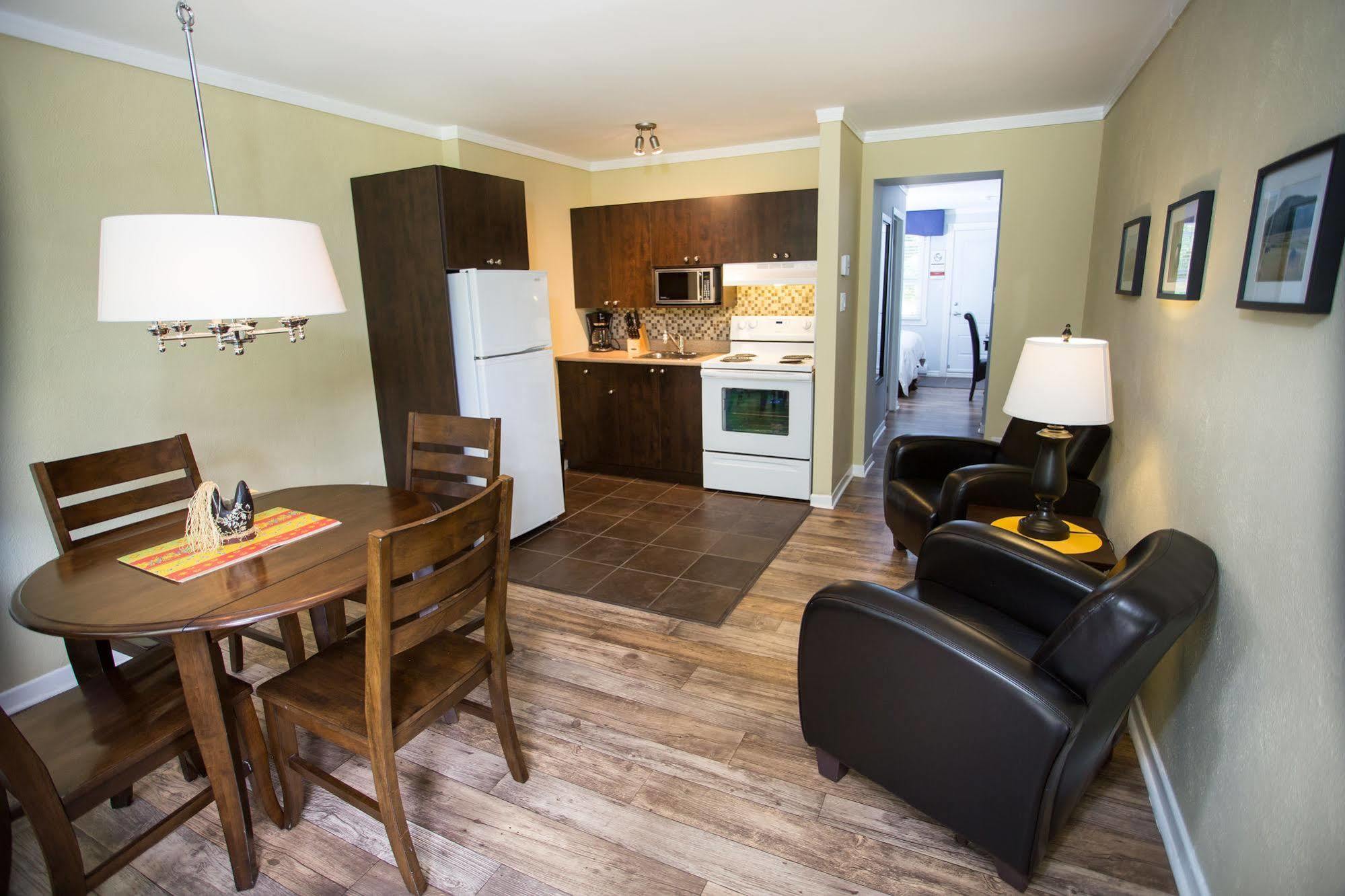 Studiotel Bromont Luaran gambar
